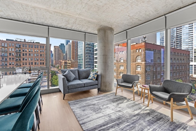 Primary Photo - 1429 S Wabash Ave