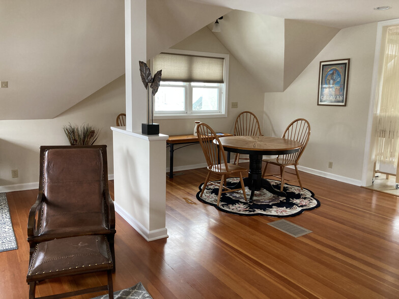 Dining Area - 420 S Tracy Ave