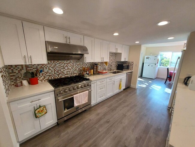 Building Photo - 4801 Hamer Dr