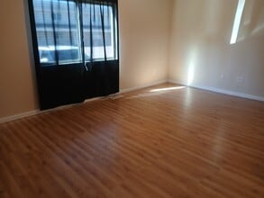 Building Photo - 2 Briarwood Rd