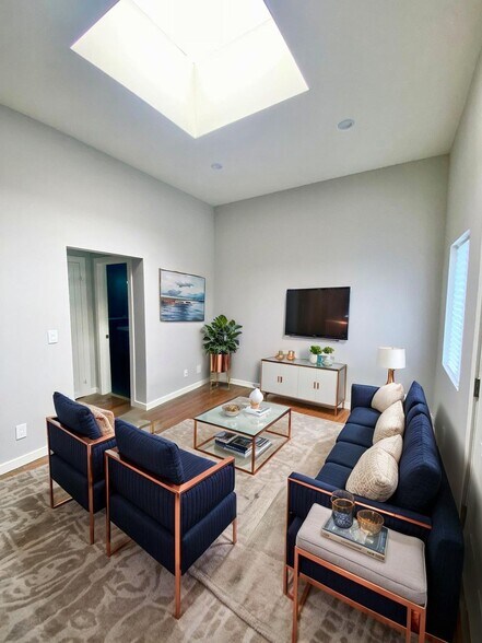 Building Photo - Sweet Spot Alert! Cozy 1 Bed in the Heart ...