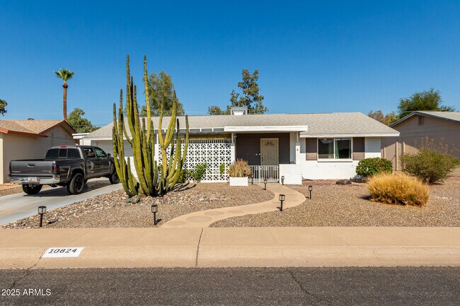 Building Photo - 10824 W Crosby Dr
