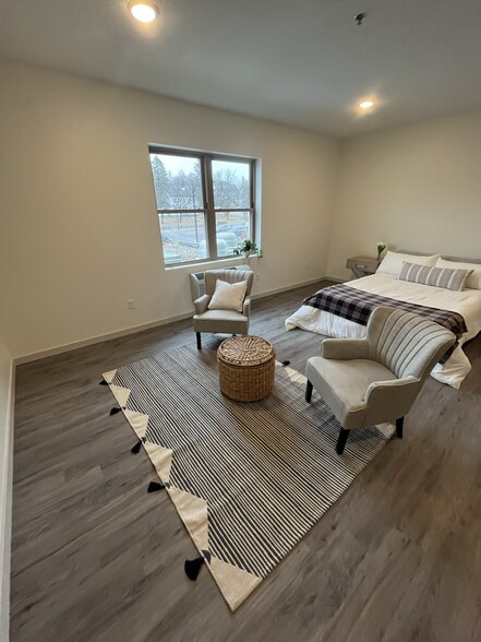 Staged unit - 202 Valley Green Sq