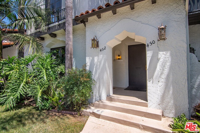 Building Photo - 450 N Orange Dr