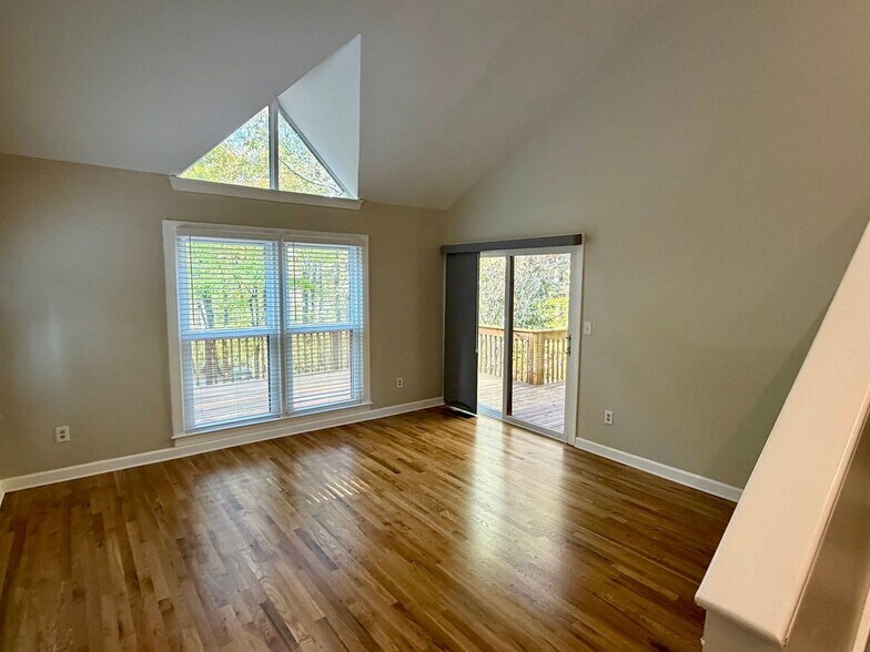 Building Photo - 160 Lystra Hills Ln