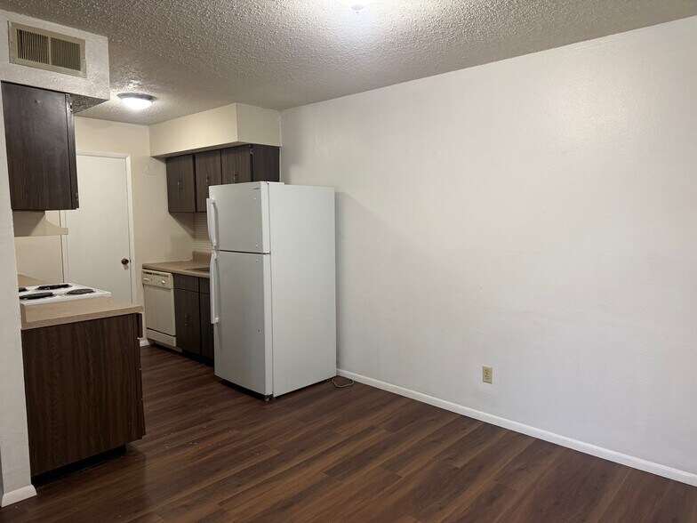 Building Photo - 9814 Greenery Ct