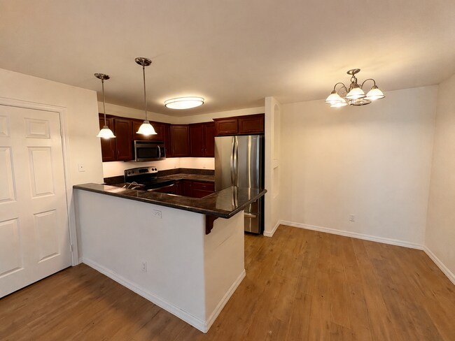 Building Photo - 5252 Balboa Arms Dr