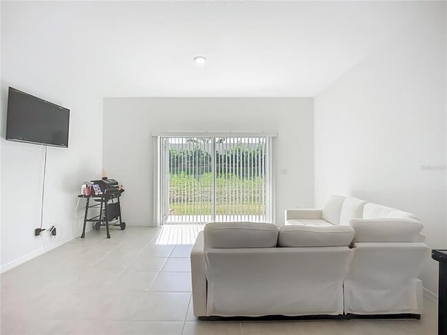 Building Photo - 16642 San Nicola Pl