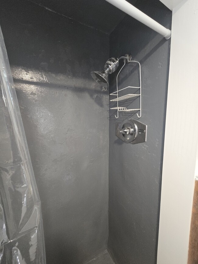 Building Photo - 316 N Walnut St