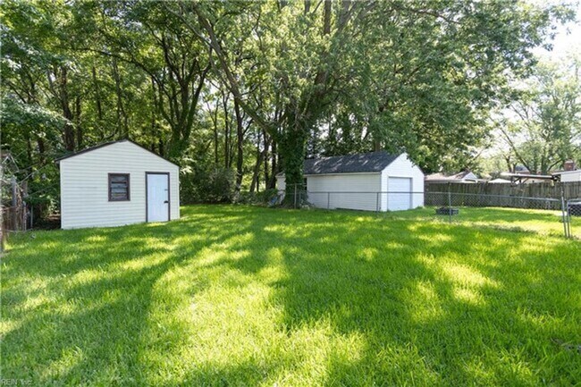 Building Photo - 55 Phelps Cir