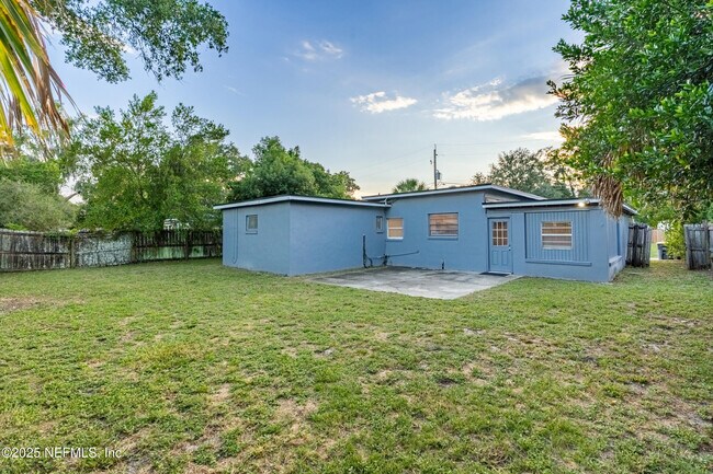 Building Photo - 6167 Fordham Cir E