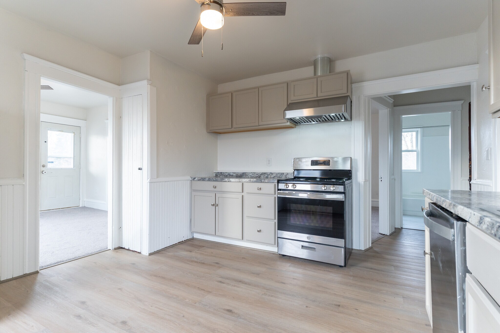 Kitchen - 643 Rathbun St