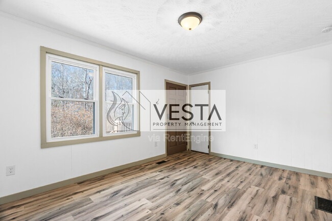 Building Photo - 326 New Salem Rd