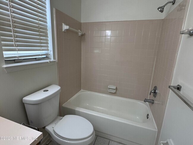 Building Photo - 3915 Station Ct S