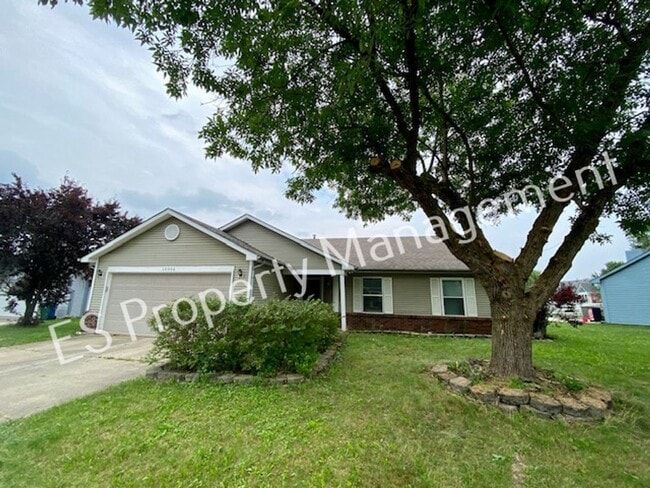 Primary Photo - Wonderful 3 Bedroom 2 Bathroom Ranch Style...