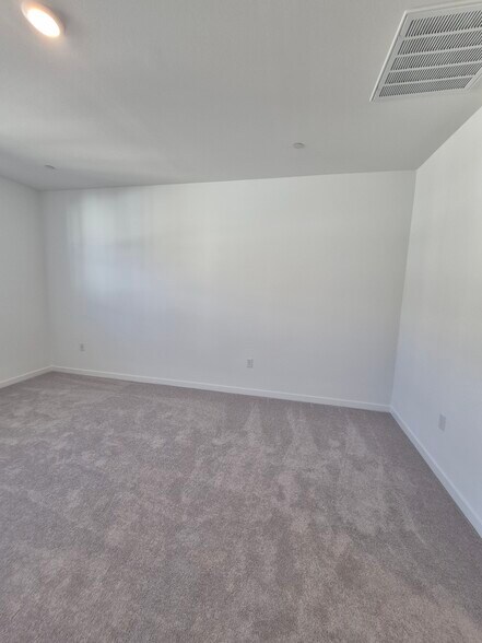 Building Photo - 34543 Ciruela Ave