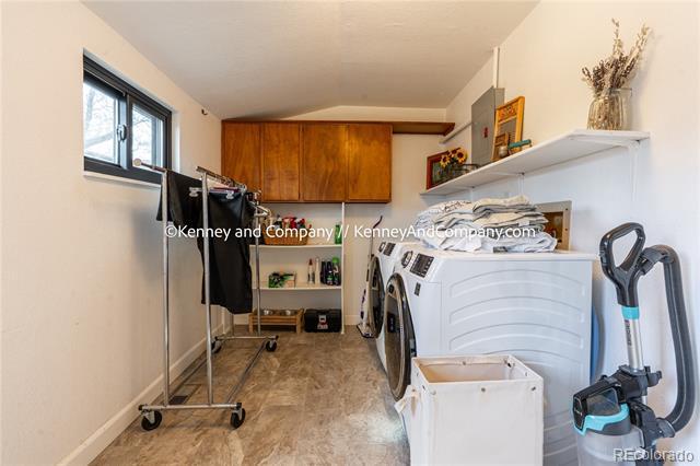 Building Photo - 2529 Bott Ave