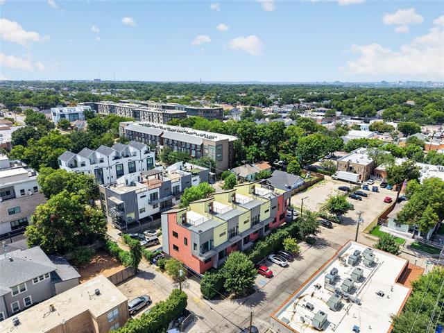 Building Photo - 410 Melba St