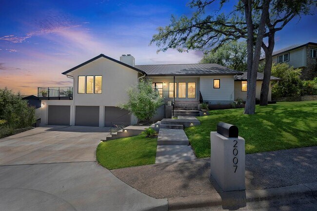 Building Photo - 2007 Wychwood Dr