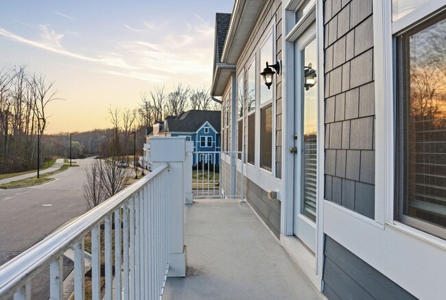 Building Photo - Stylish Townhouse Living in the Heart of Williamsburg