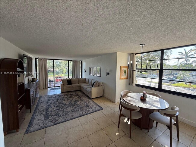 Building Photo - 13100 SW 92nd Ave