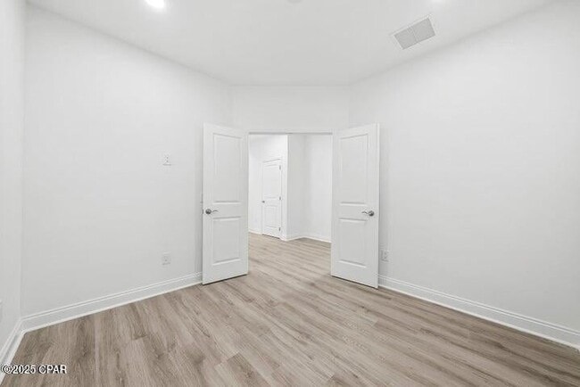 Building Photo - 8912 Parrot Pl