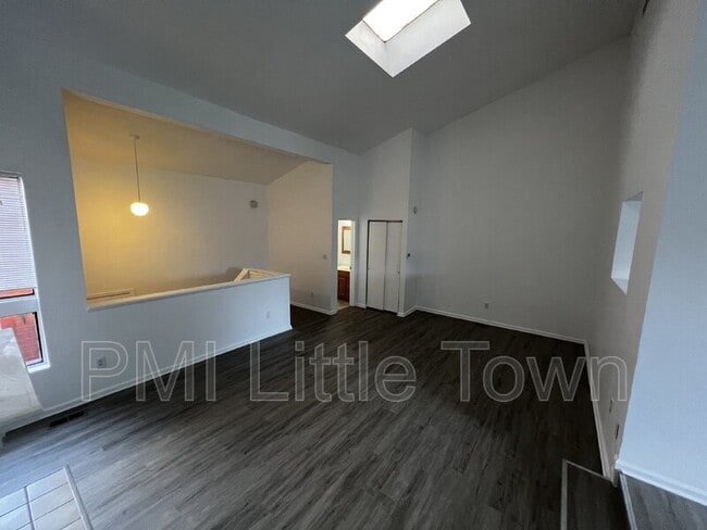 Building Photo - 2969 W Rowland Pl