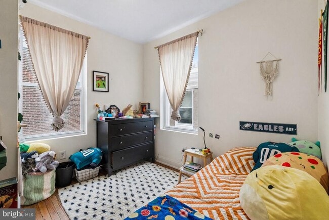 Building Photo - 1555 E Palmer St