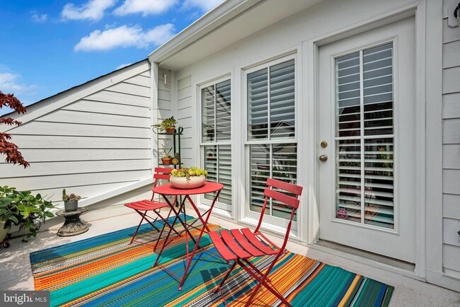 Building Photo - 708 Day Ln