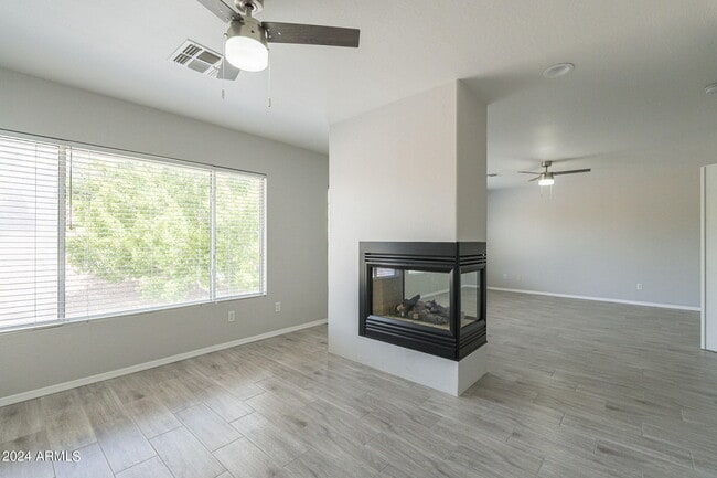 Building Photo - 6326 W El Cortez Pl