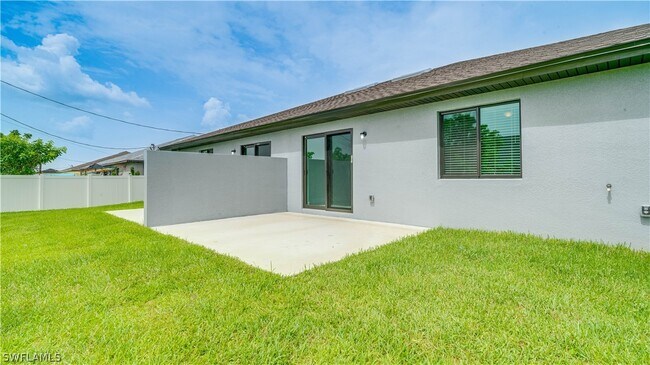 Building Photo - 4606 SW 8th Ct