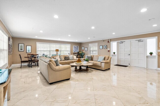 Building Photo - 1461 S Ocean Blvd