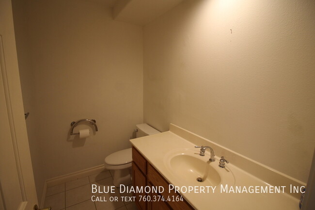 Building Photo - Spacious 3 BR, 2.5 BA with a 3 car garage!