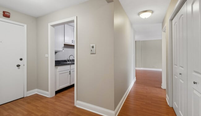 Building Photo - 2500 Windsor Mall