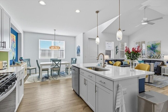 Building Photo - 196 Treasure Past Wy