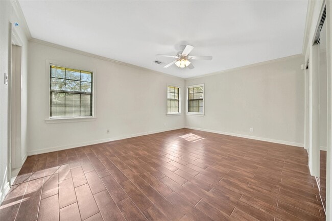 Building Photo - 3315 S Braeswood Blvd