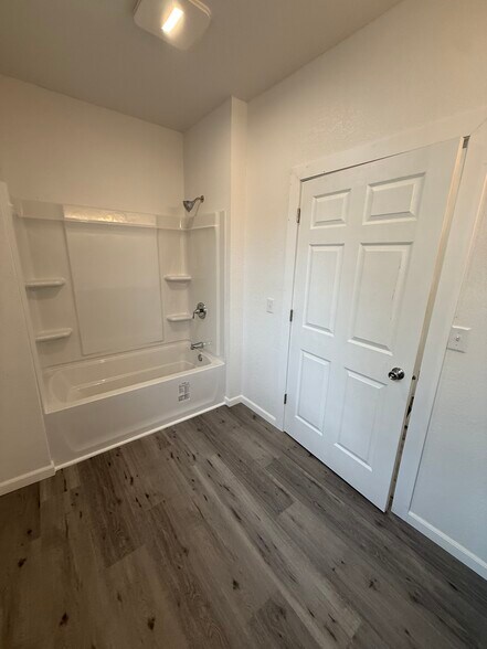 Building Photo - 1325 N 8th St