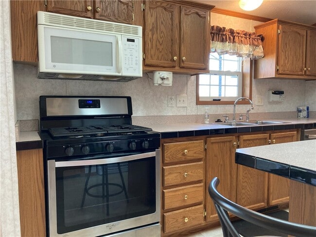 Building Photo - 1447 Rochester St