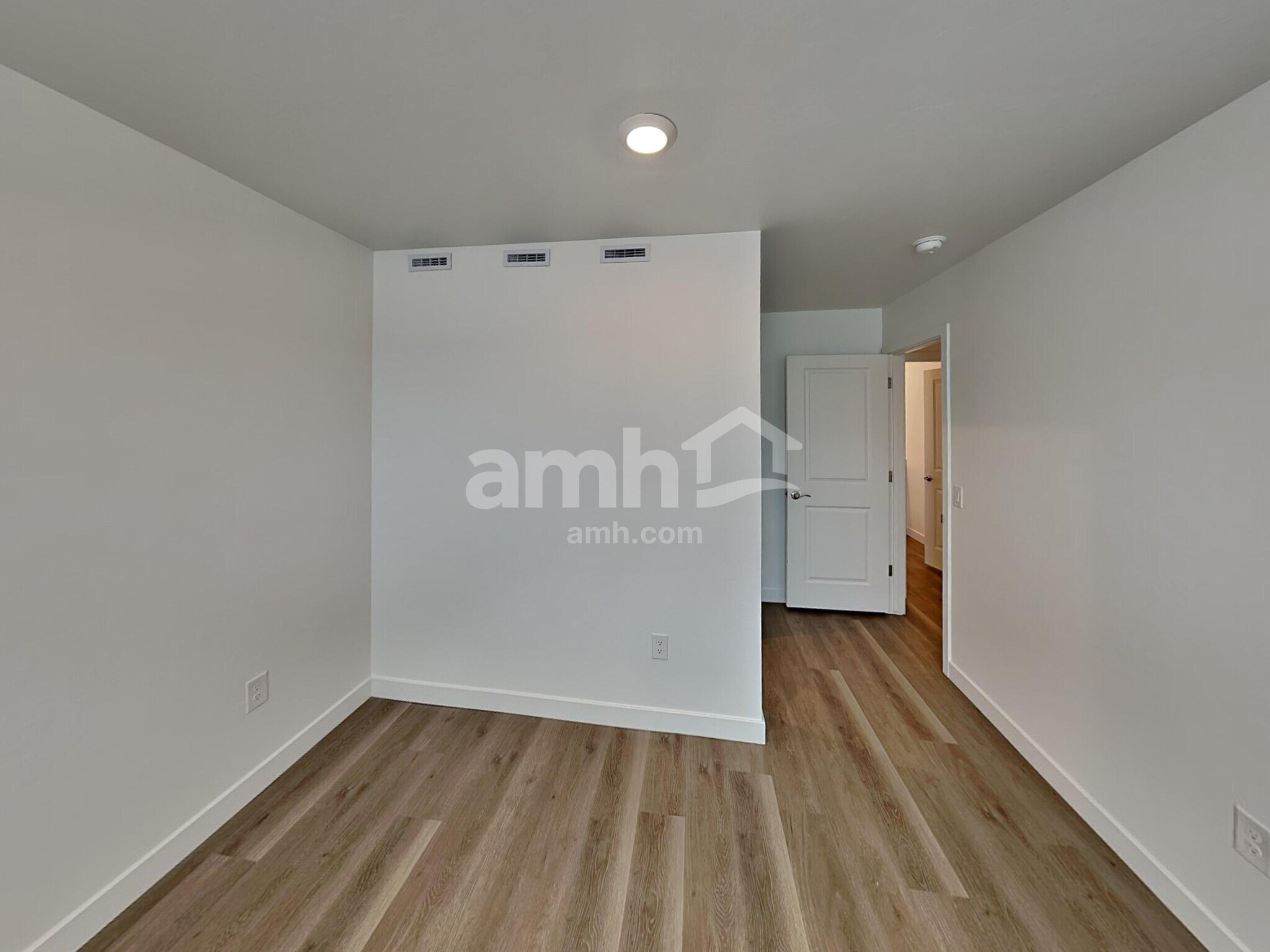 Building Photo - 8225 S 21st Dr