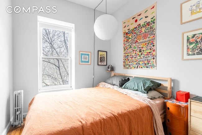 Building Photo - 258 Halsey St