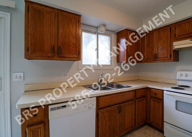 Building Photo - Shelby Township Duplex