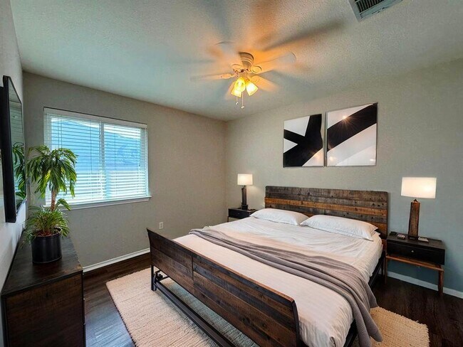 Building Photo - 1508 Highland Dr