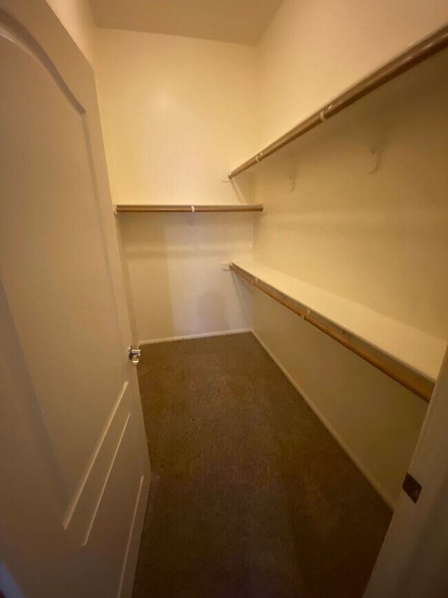 Building Photo - Jeffreys St