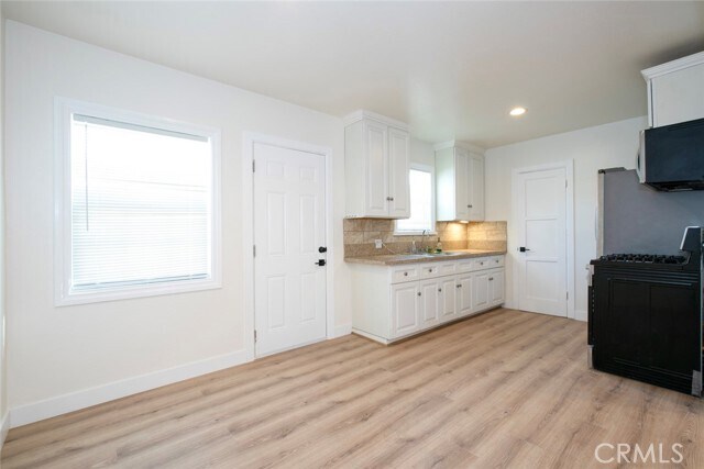 Building Photo - 7912 Vineland Ave