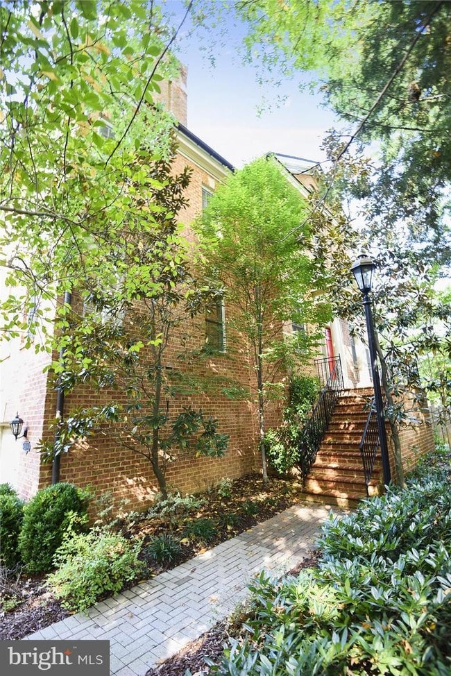 Building Photo - 2009 Mayfair McLean Ct