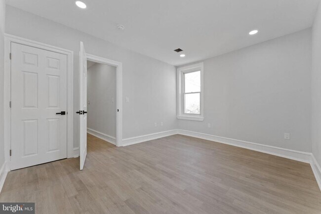 Building Photo - 7703 Ridge Ave