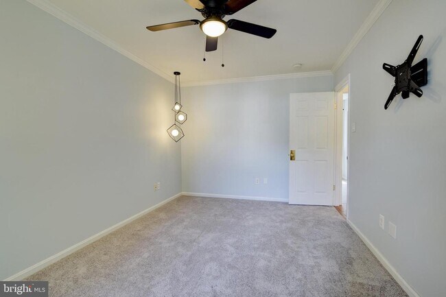 Building Photo - 618 Worchester St