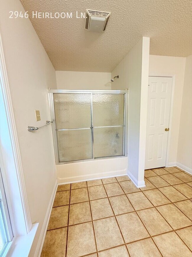 Building Photo - 2946 Heirloom Ln
