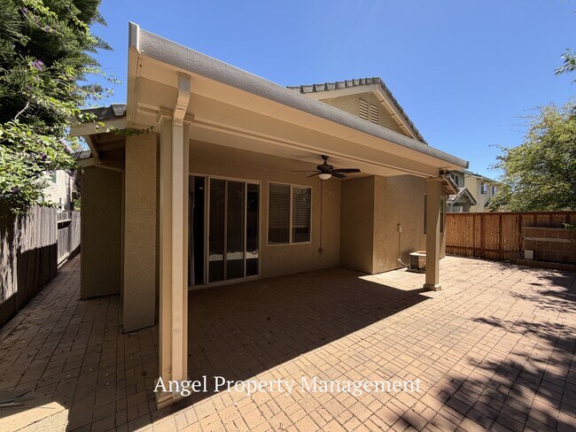 Building Photo - 10101 E Taron Dr