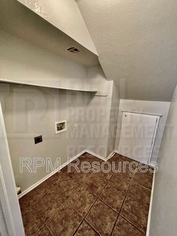 Building Photo - 307 Colony Dr